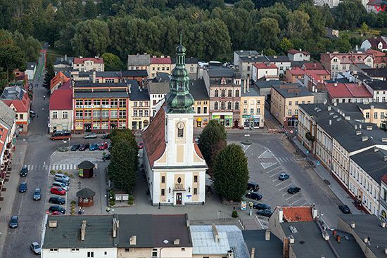 Nowe Miasto Lubawskie, Rynek Miejski z dawnym kosciolem ewangelickim (obecnie kino). EU, PL, Warm-Maz. Lotnicze.